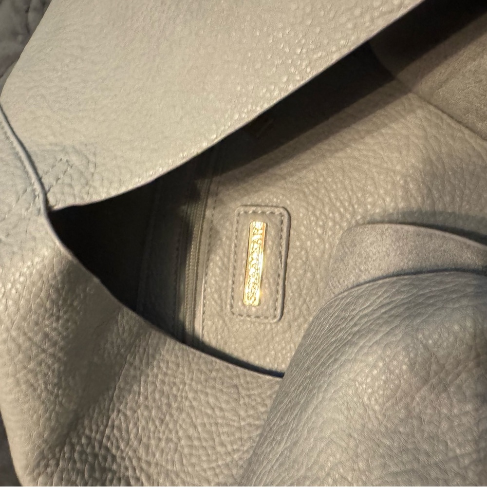 Elegant Gray Leather Hobo Bag - Picture 2 of 4